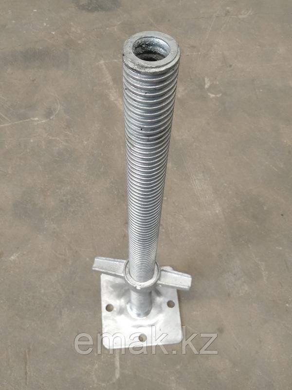 Adjustable jack (screw support)